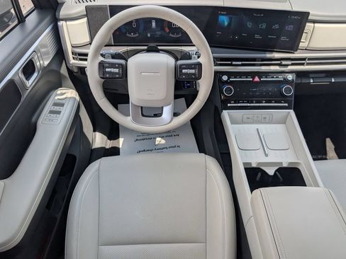 Used 2025 Hyundai Santa Fe SEL FWD image 26