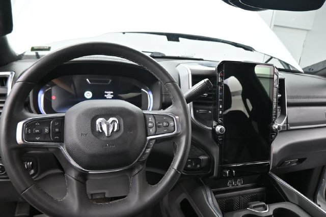 Used 2025 RAM 2500 Laramie AWD/4WD image 27
