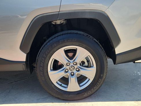 Used 2025 Toyota RAV4 XLE FWD image 19