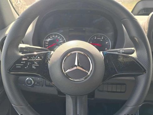 Used 2025 Mercedes-Benz Sprinter 2500 image 27