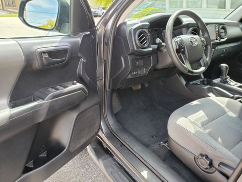 Used 2021 Toyota Tacoma SR AWD/4WD image 8