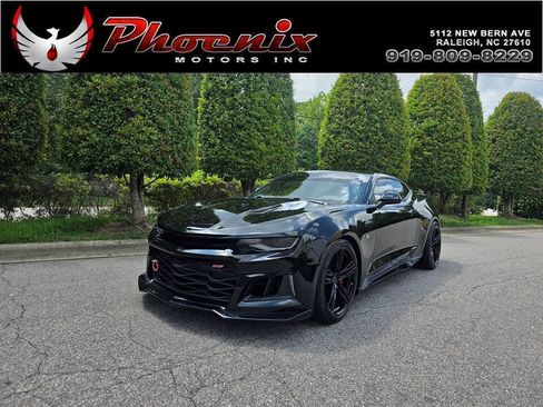Used 2016 Chevrolet Camaro SS RWD image 1