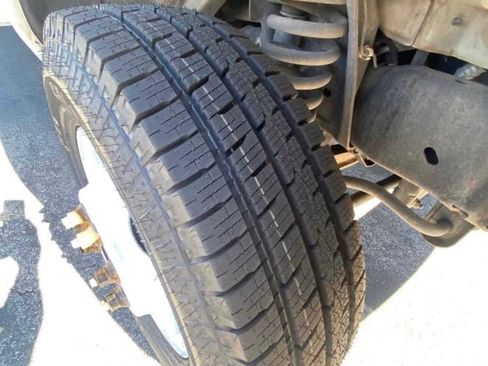 Used 2013 Ford E-450 and Econoline 450 Super Duty w/ PWR Locks & Windows Group RWD image 18