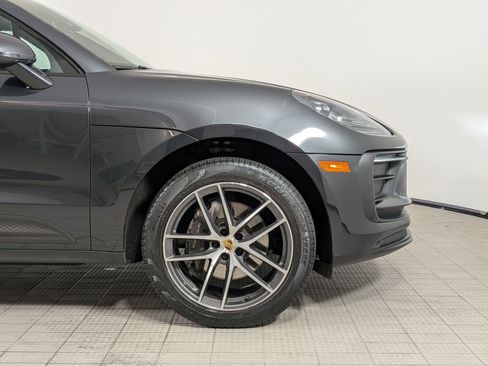 Certified 2022 Porsche Macan AWD/4WD image 10