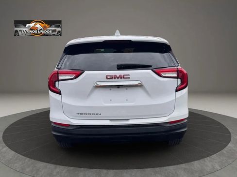 Used 2024 GMC Terrain SLE FWD image 6