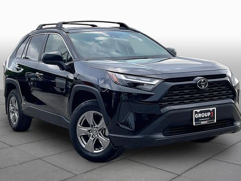 Used 2025 Toyota RAV4 LE AWD/4WD image 2