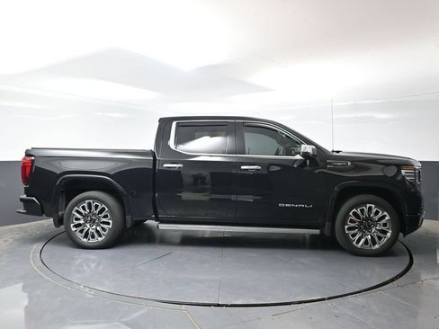 Used 2023 GMC Sierra 1500 Denali Ultimate AWD/4WD image 4