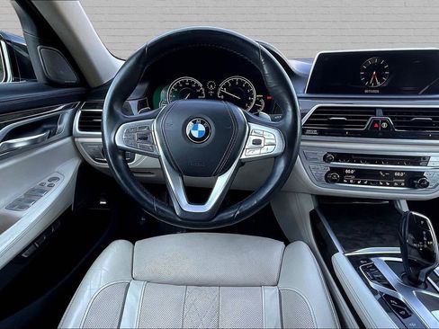 Used 2017 BMW 740i RWD image 8