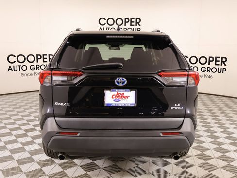 Used 2022 Toyota RAV4 LE image 20