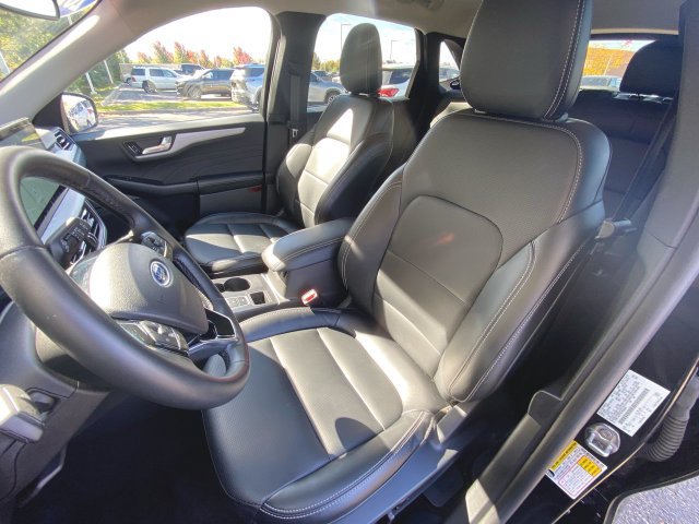 Used 2025 Ford Escape Platinum AWD/4WD image 19