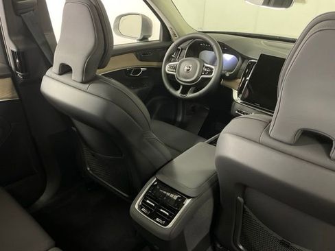 New 2026 Volvo XC90 B6 Plus w/ Protection Package Premier image 33