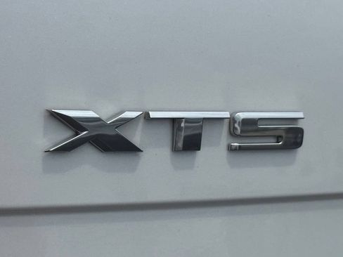 Used 2016 Cadillac XTS Luxury w/ Driver Awareness Package FWD image 10