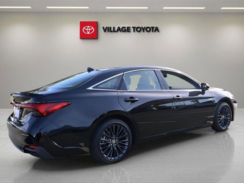 Used 2019 Toyota Avalon XSE image 7