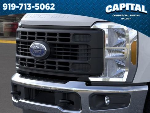 New 2026 Ford F250 XL w/ XL Chrome Package AWD/4WD image 17