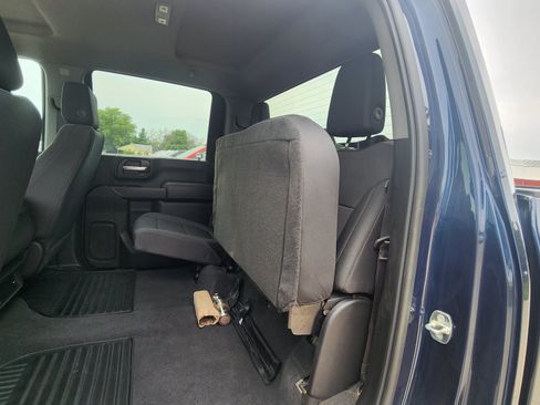 Used 2022 Chevrolet Silverado 2500 Custom w/ Custom Value Package AWD/4WD image 18