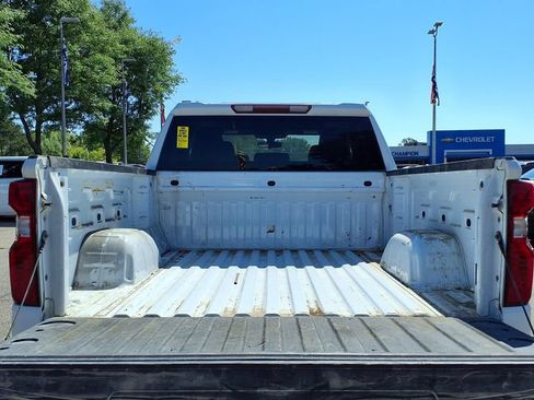 Used 2021 Chevrolet Silverado 1500 LT AWD/4WD image 8