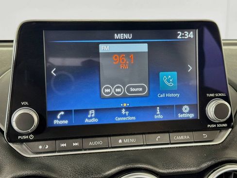 Used 2024 Nissan Sentra SV FWD image 33