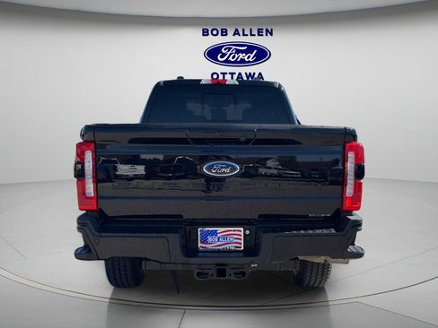 Used 2023 Ford F250 XLT w/ XLT Premium Package image 12