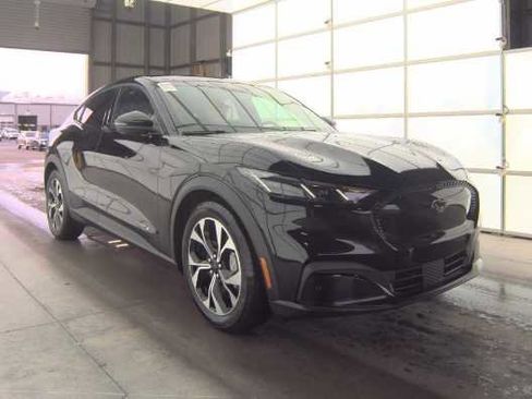 Used 2025 Ford Mustang Mach-E Select w/ Comfort Package Lite image 3