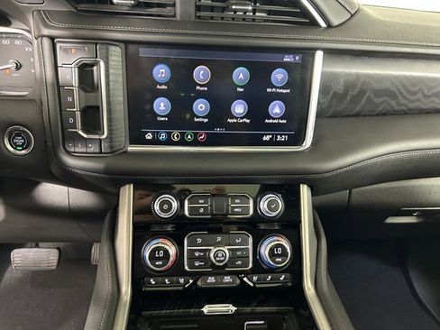 Used 2021 GMC Yukon Denali w/ Denali Premium Package AWD/4WD image 21