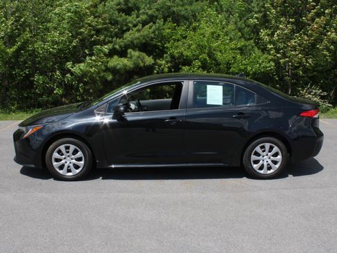 Used 2022 Toyota Corolla LE w/ Carpet Mat Package (TMS) FWD image 5