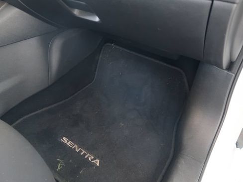 Used 2022 Nissan Sentra SV FWD image 40