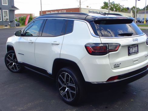Used 2025 Jeep Compass Limited w/ Elite Group AWD/4WD image 4
