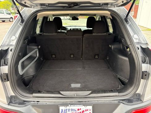 Used 2014 Jeep Cherokee Latitude FWD image 13