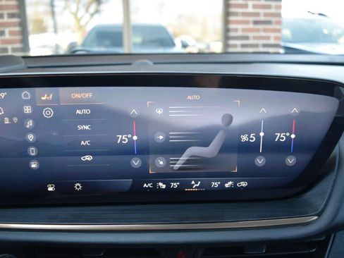 Used 2025 Buick Envision Avenir image 34