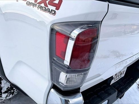 Used 2023 Toyota Tacoma TRD Off-Road image 22