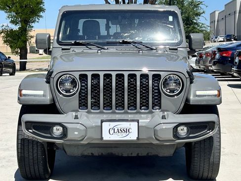 Used 2023 Jeep Gladiator Overland AWD/4WD image 7
