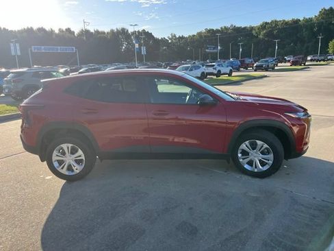 New 2026 Chevrolet Trax LS FWD image 8