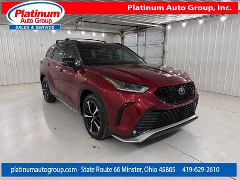 Used 2021 Toyota Highlander XSE FWD image 7