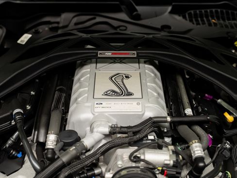 Used 2020 Ford Mustang Shelby GT500 w/ Technology Package image 73