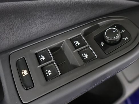Used 2023 Volkswagen Golf R AWD/4WD image 43