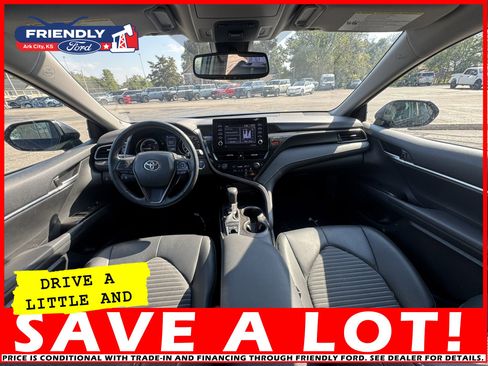 Used 2024 Toyota Camry SE w/ Convenience Package image 13