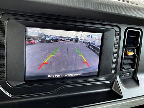 Used 2023 Ford Bronco Badlands image 9