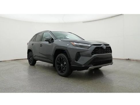 Used 2024 Toyota RAV4 SE AWD/4WD image 35