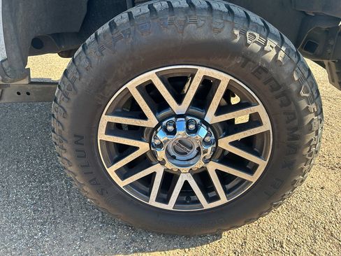 Used 2019 Ford F250 Lariat w/ Lariat Ultimate Package image 7