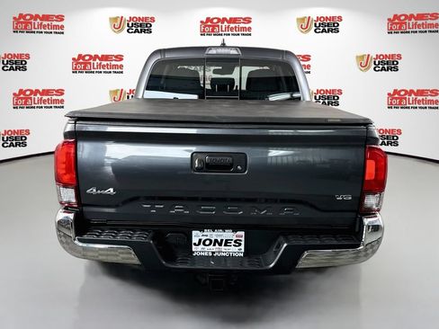 Certified 2021 Toyota Tacoma SR5 AWD/4WD image 15