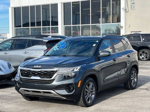 Certified 2023 Kia Seltos S image 5