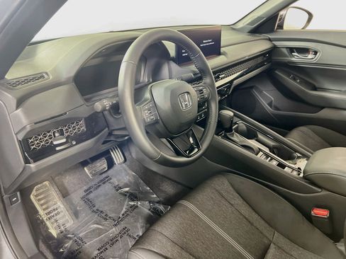 Used 2023 Honda Accord Sport image 9