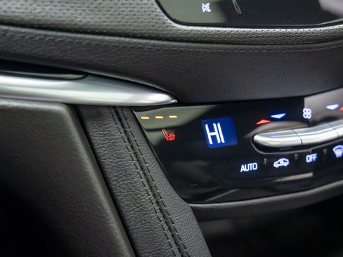 New 2025 Cadillac XT6 Luxury image 26