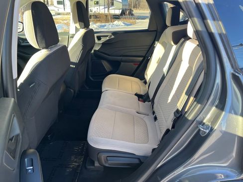 Used 2022 Ford Escape SE image 15