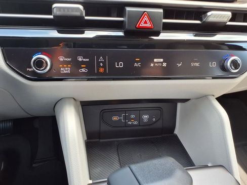 New 2026 Kia Sportage EX w/ EX Panorama Roof Package image 17