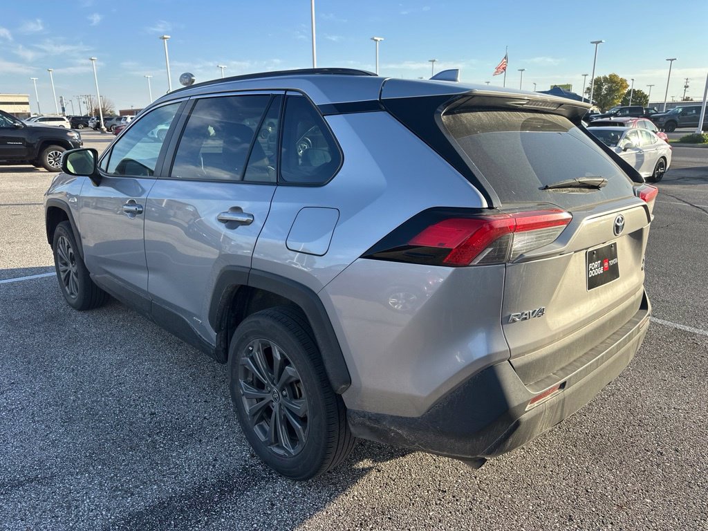 Used 2022 Toyota RAV4 XLE Premium AWD/4WD image 2