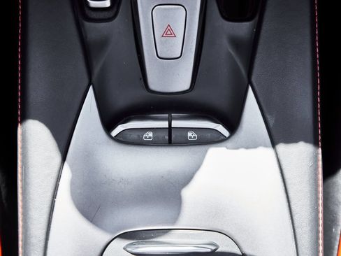 Used 2020 Ferrari Portofino RWD image 64