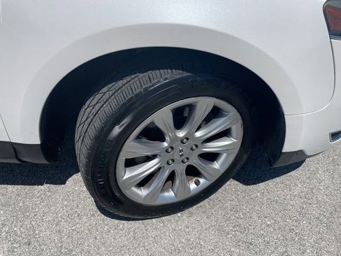 Used 2014 Lincoln MKT FWD image 15