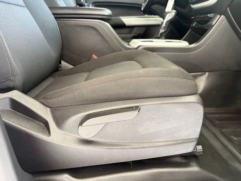 Used 2022 Chevrolet Colorado LT w/ Fleet Safety Package RWD image 30