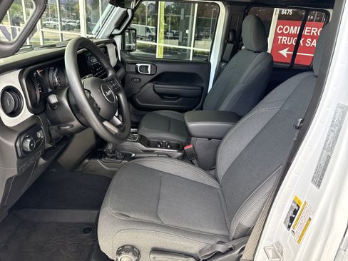 Used 2026 Jeep Wrangler Unlimited Sport AWD/4WD image 18